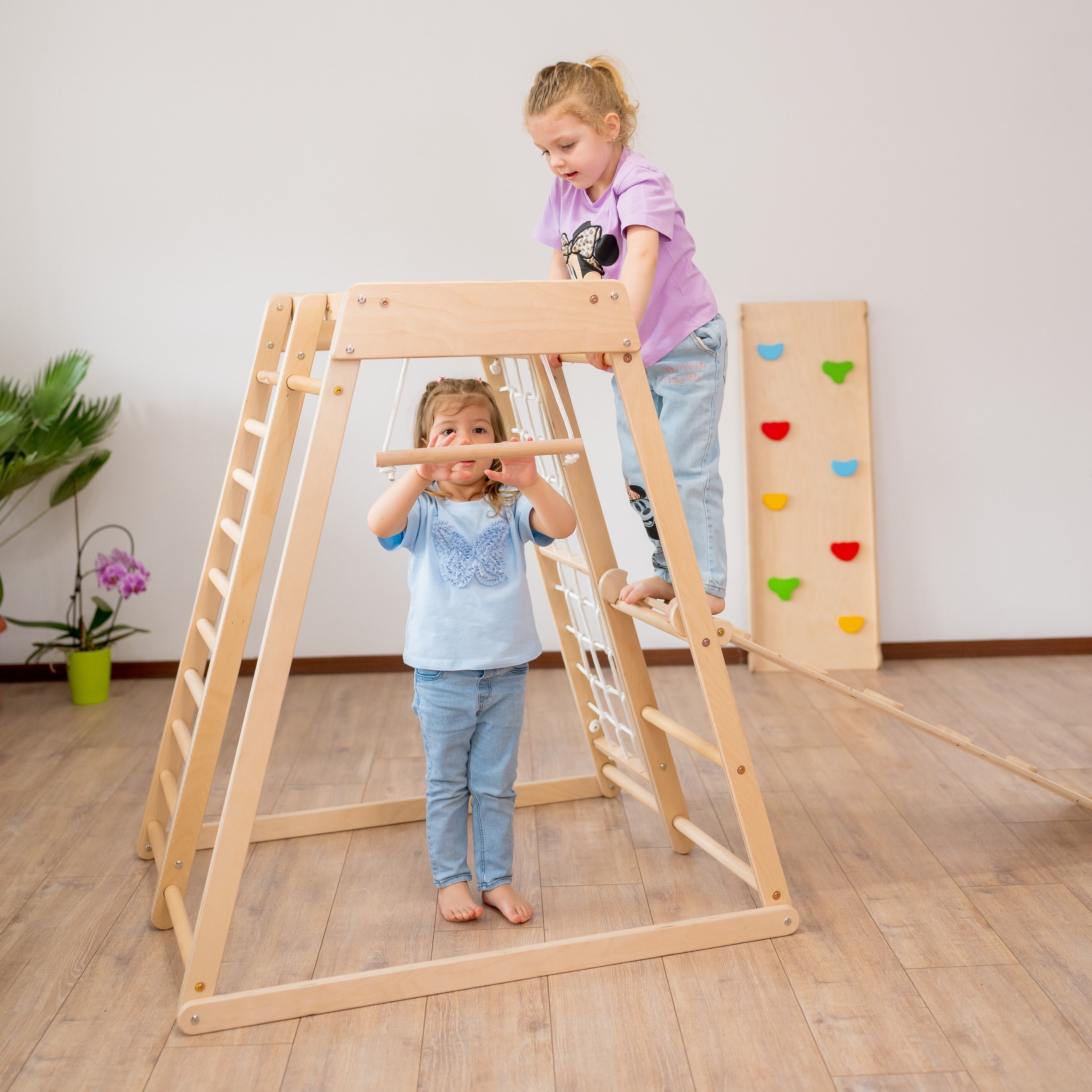 133_Parcours de motricité intérieur en bois – structure d’escalade