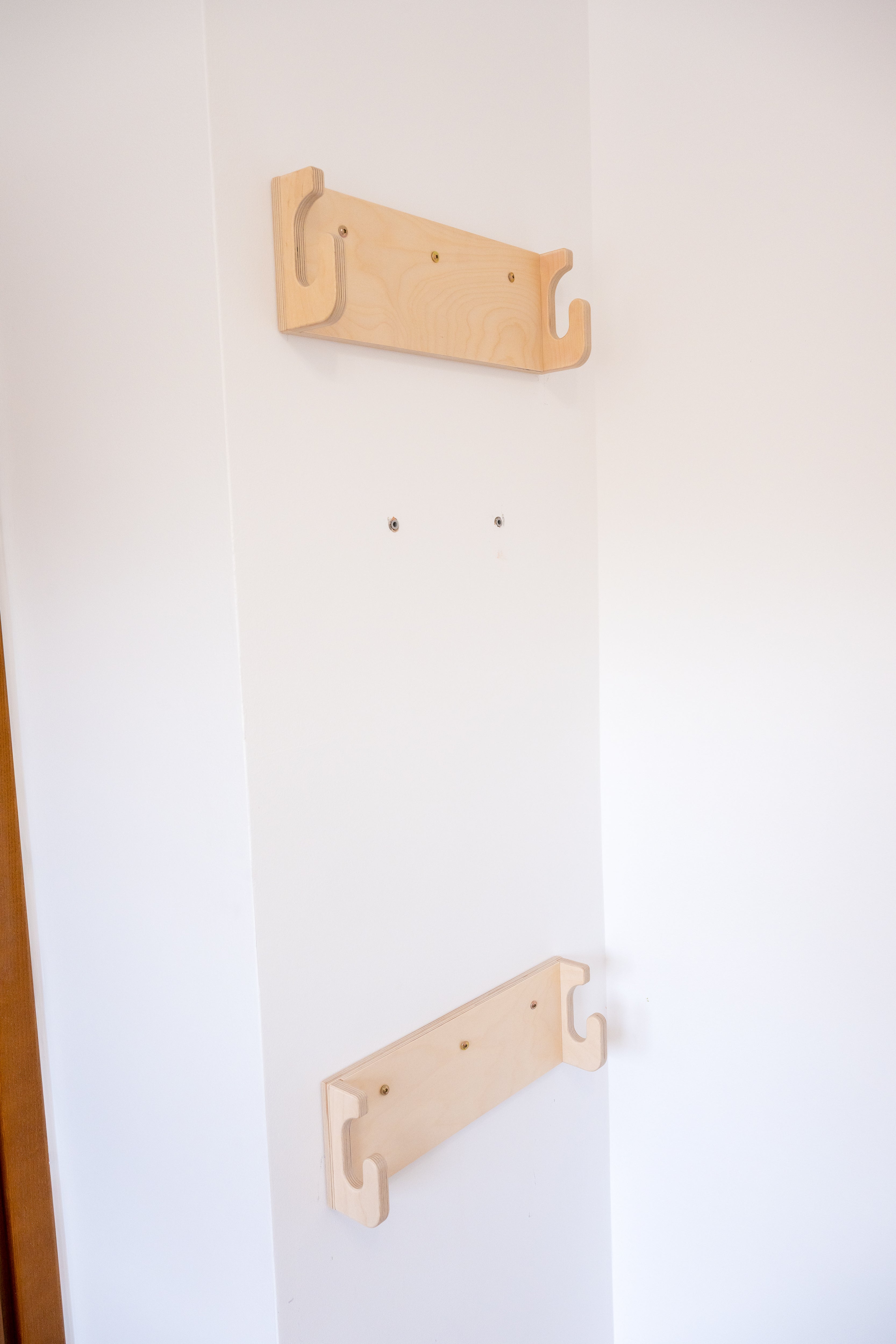 125_Support de montage mural pour mur suédois et triangle de Pikler (accessoire)