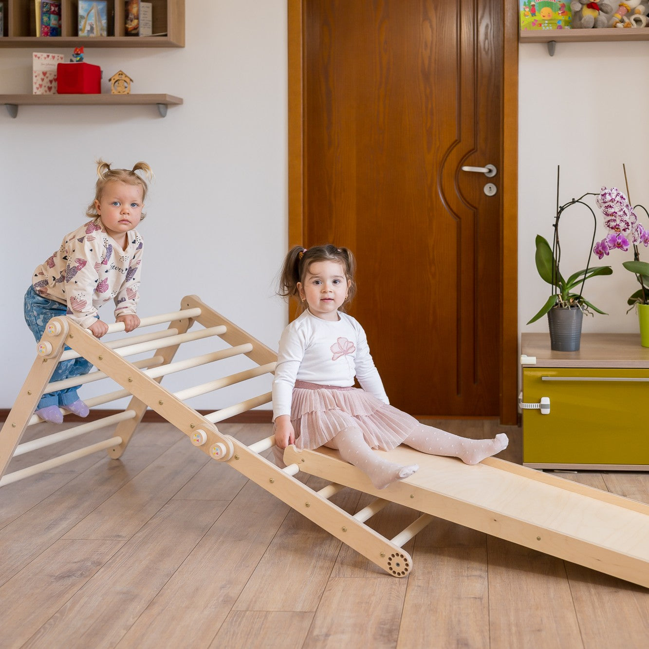 120_Mur suédois enfant modulable – 3 échelles + rampe + anneaux + corde/balançoire