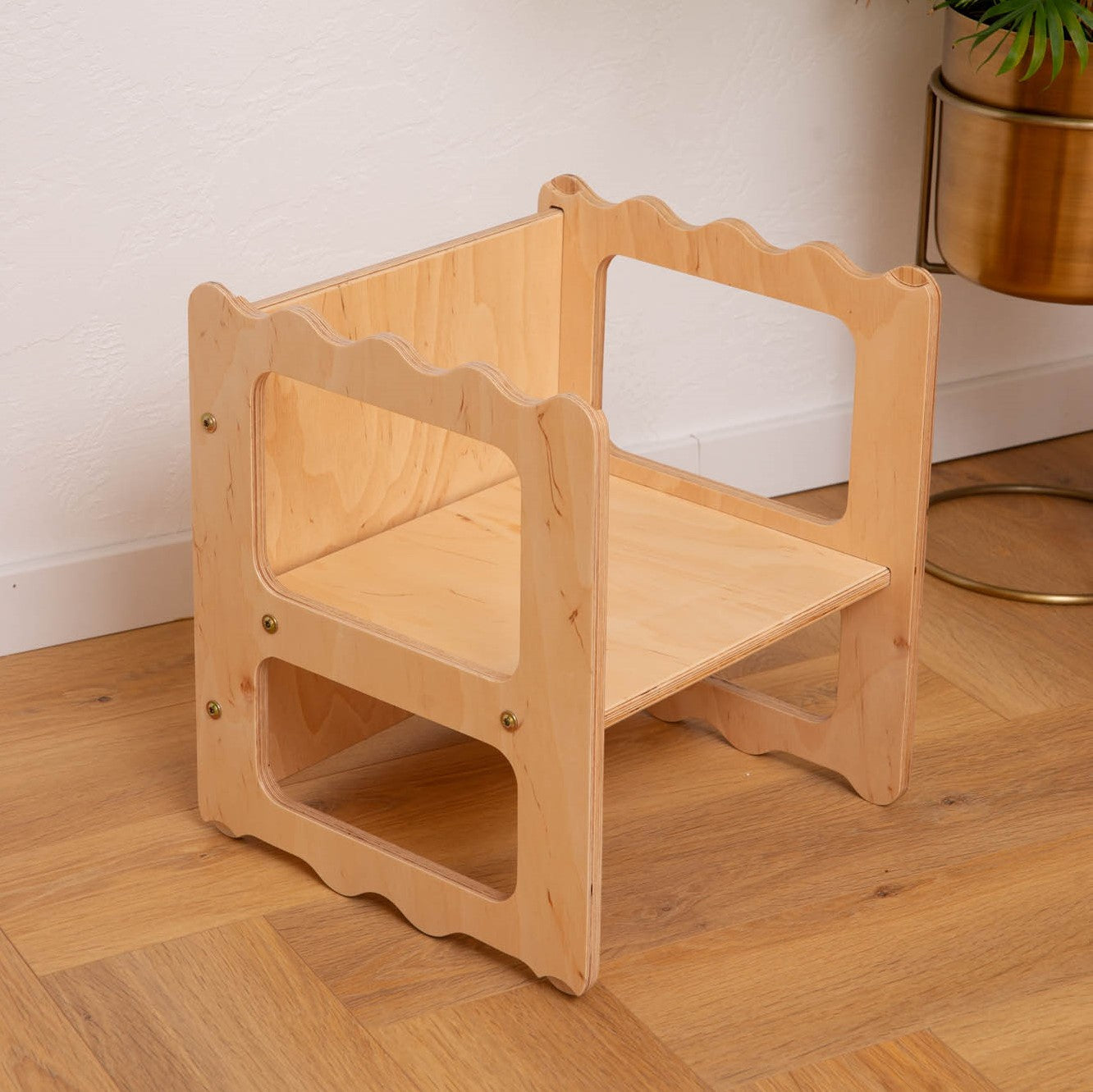 142_Chaise pour enfant en bois robuste et stable